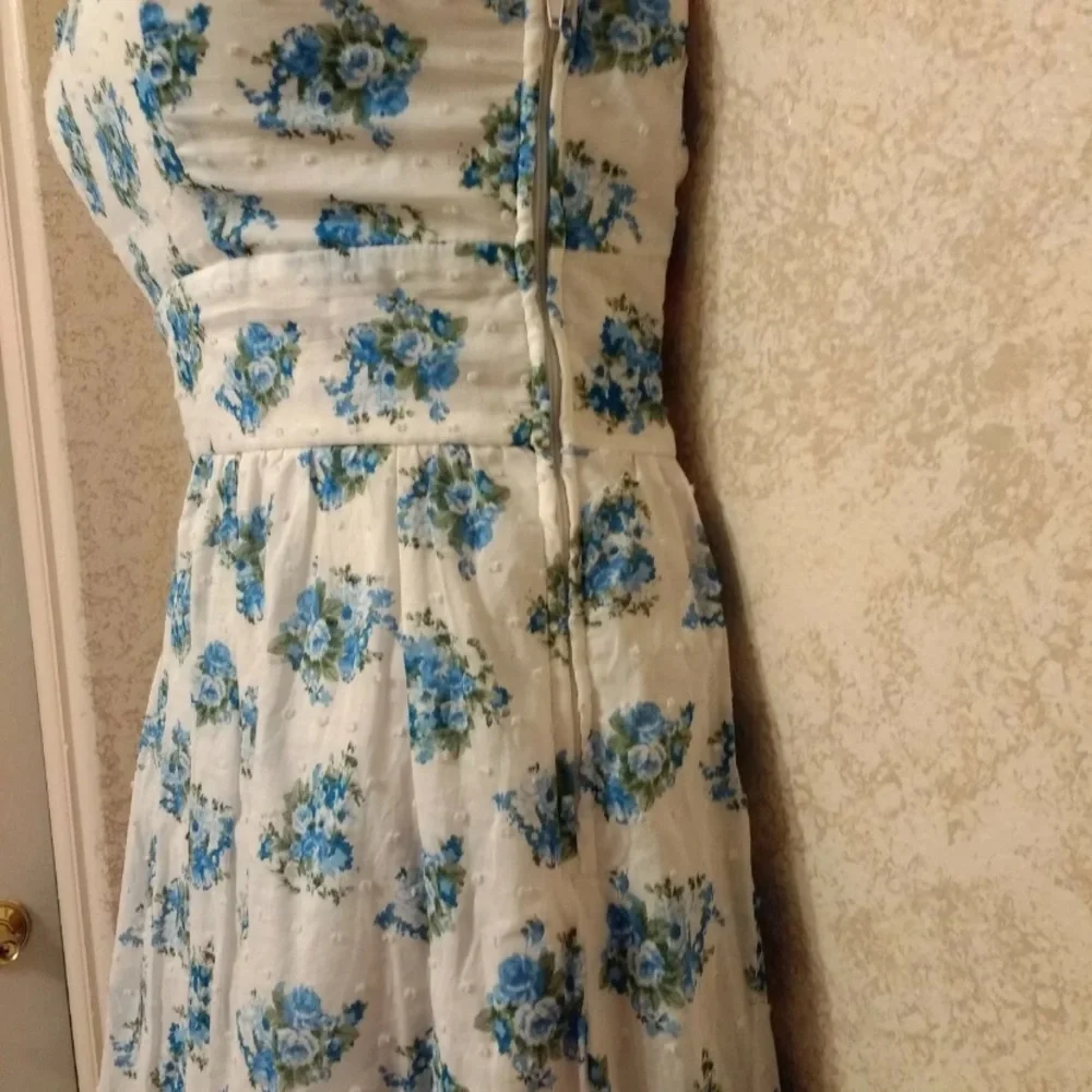 Emerald Sundae Strapless Dress - White with Blue Floral Clip Dot
